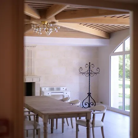Chateau Le Moulin -