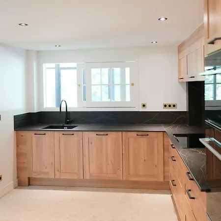 Chateau Le Moulin - *