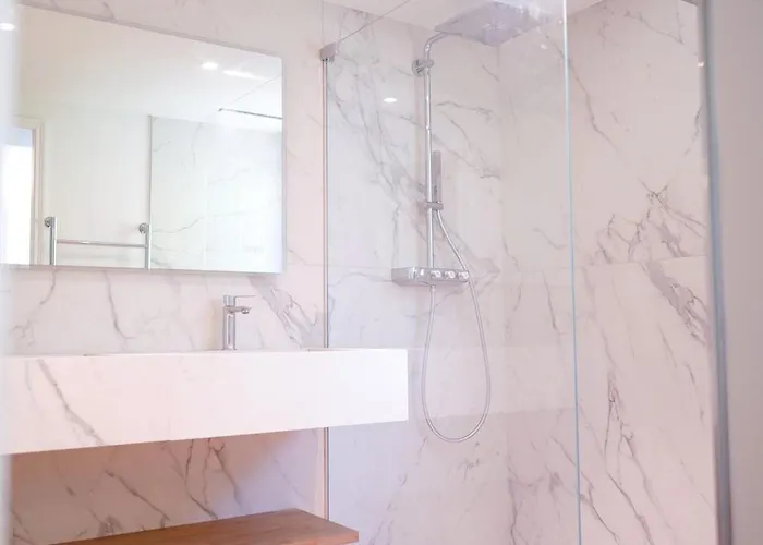 Chateau Le Moulin - *